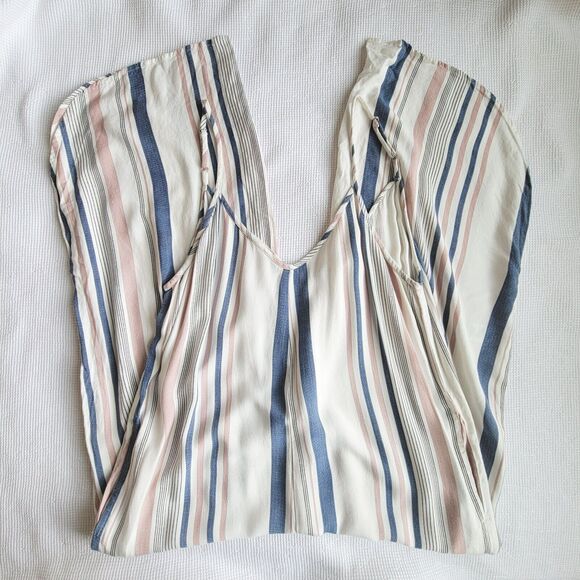 EN CREME Relaxed Cropped Striped Jumpsuit Size M Culotte Spaghetti Strap V Neck - Picture 1 of 11